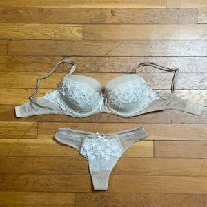 Victoria Secret 34D Very Sexy Balconet Beige and White Lacy Bra w/ Small Thong